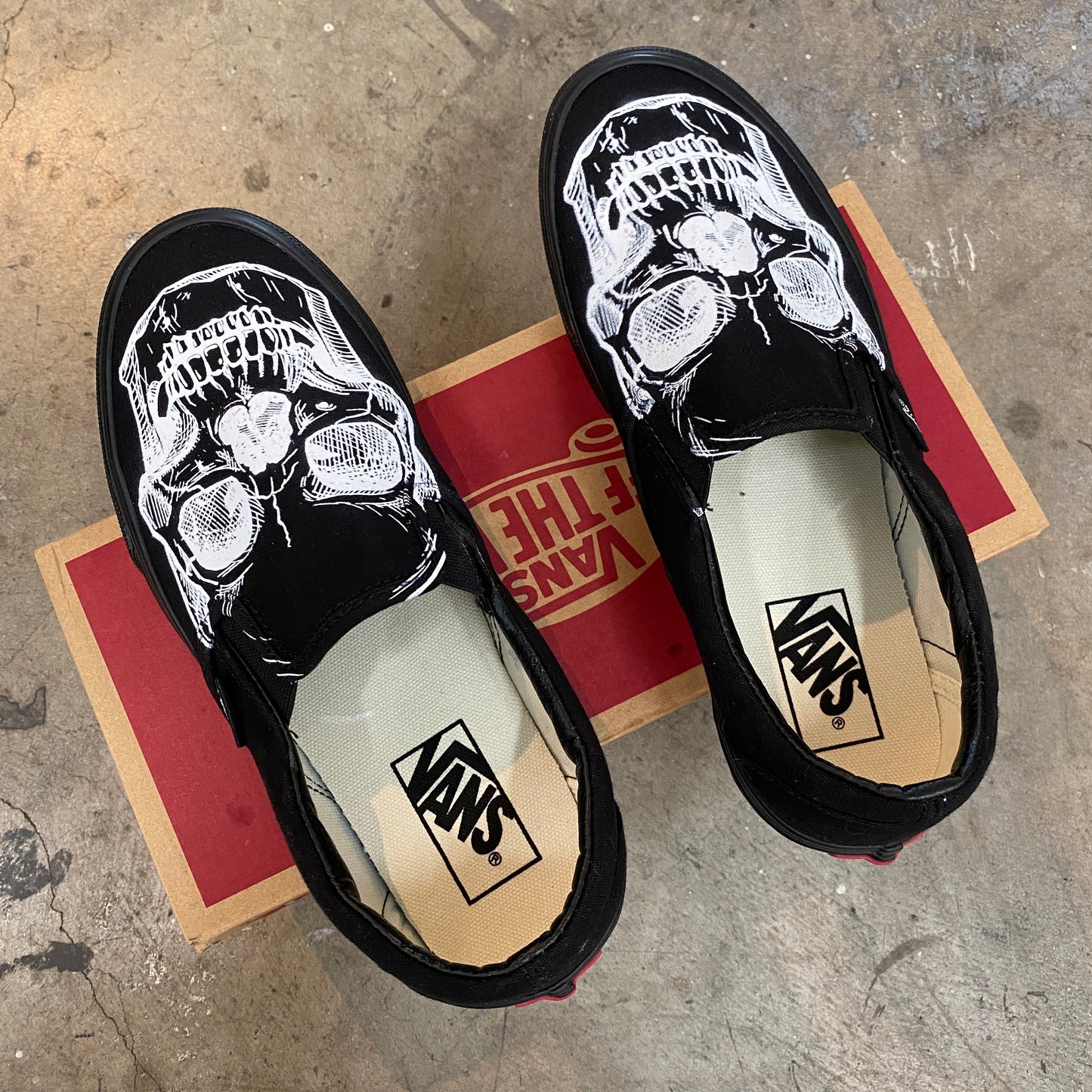 skull slip on vans shoes