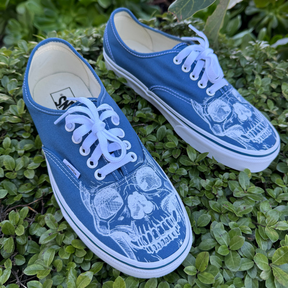 Vans Germs Slip-On Shoes Mens Size 10 Blue Skull Limited Edition collab RARE! VANS GERMS Blue Circle Skull Classic Slip On Shoes Sz  main image 2