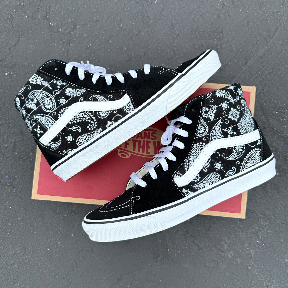 VANS Sk8-Hi Mens Sz 7.5 Women\'s 9 , Black White Colorful Off The Wall New Skulls Cherry Blossom Custom Black Sk8 Hi Top Vans - Men main image 3