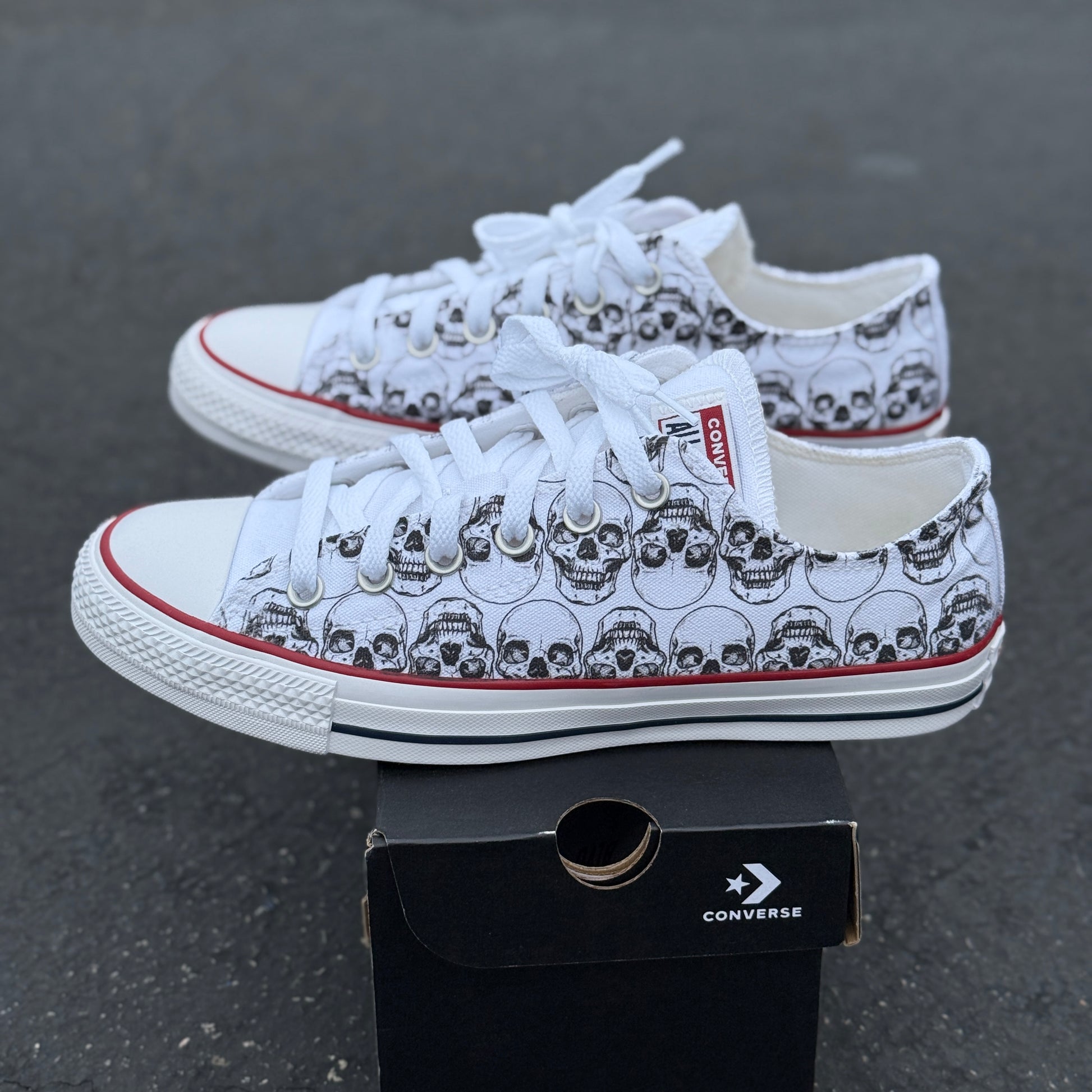 skull pattern white low top converse Chuck Taylor shoes custom