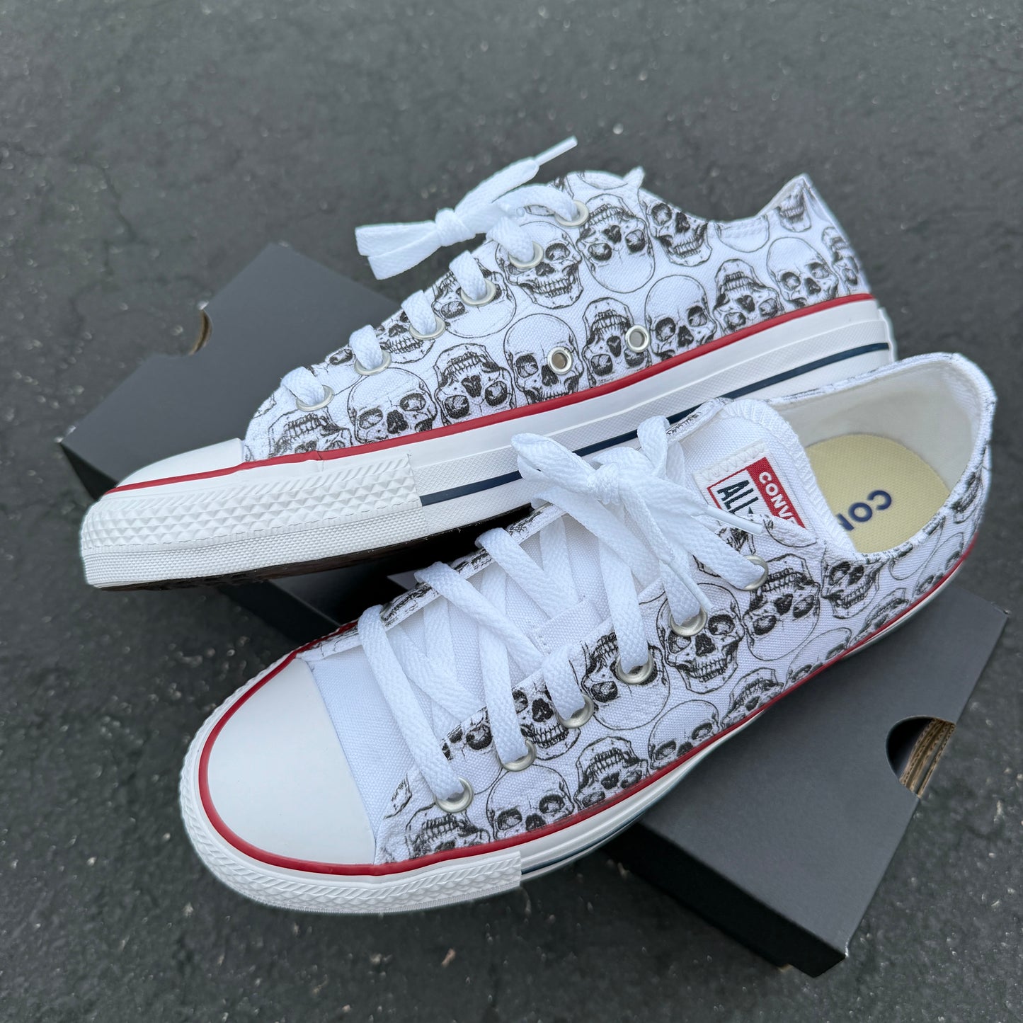 skull pattern white low top converse Chuck Taylor shoes custom