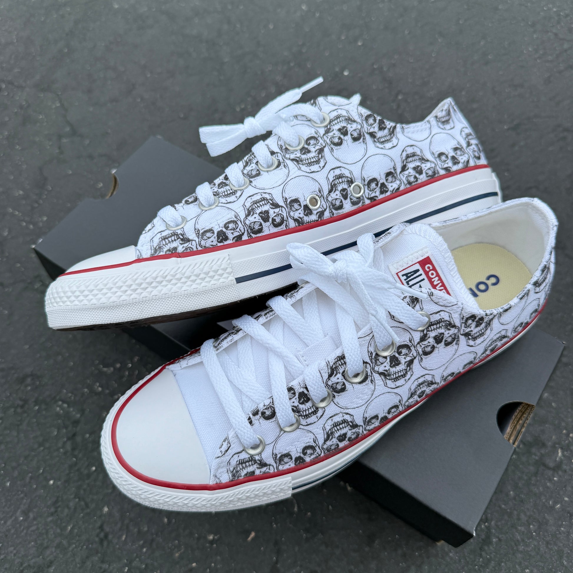 skull pattern white low top converse Chuck Taylor shoes custom