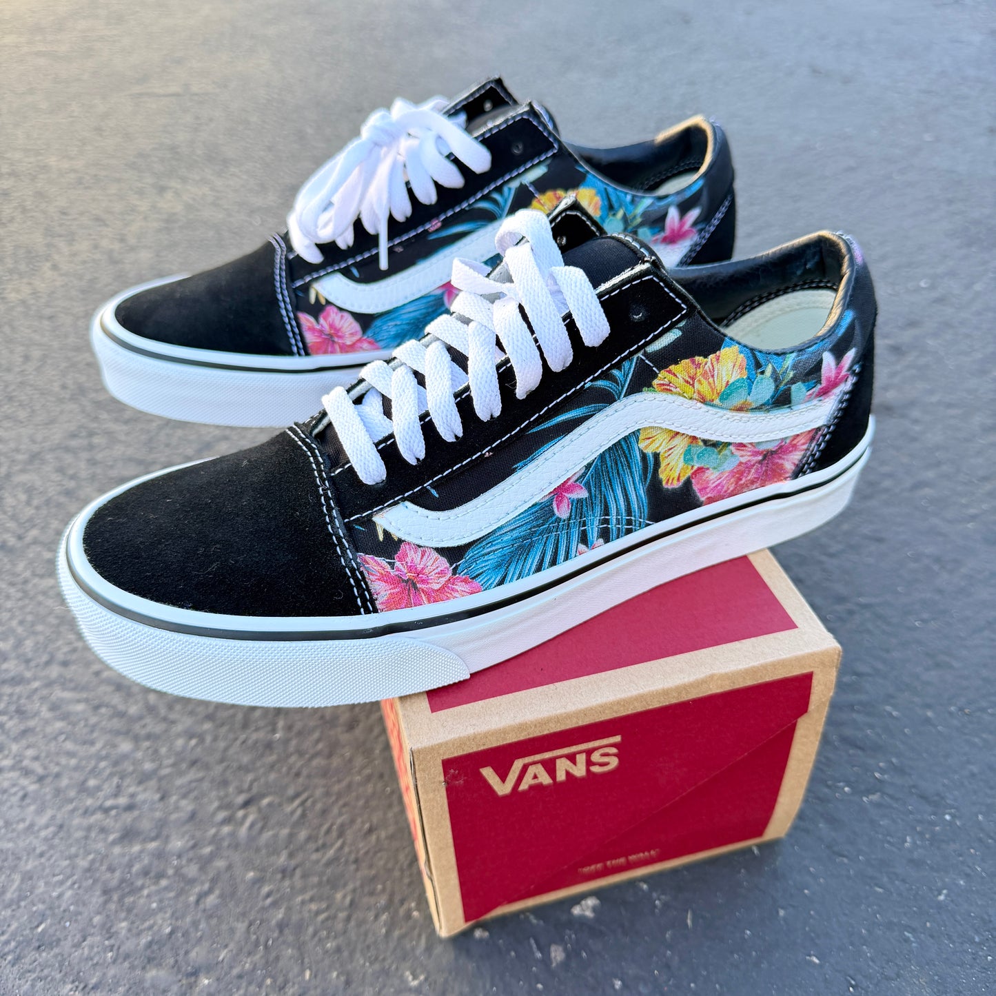 Hawaiian Tropical Floral on Black Vans Old Skool Shoes