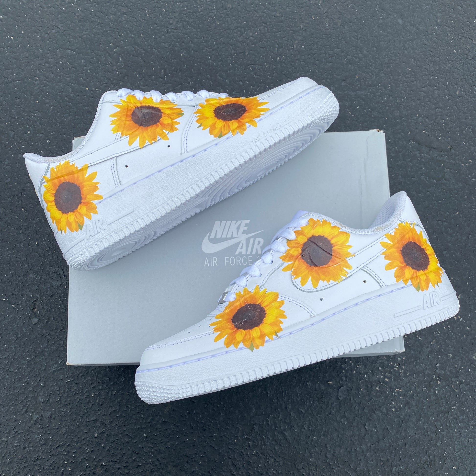 Custom Vans/custom Sneakers Sunflower/embroidered Vans 