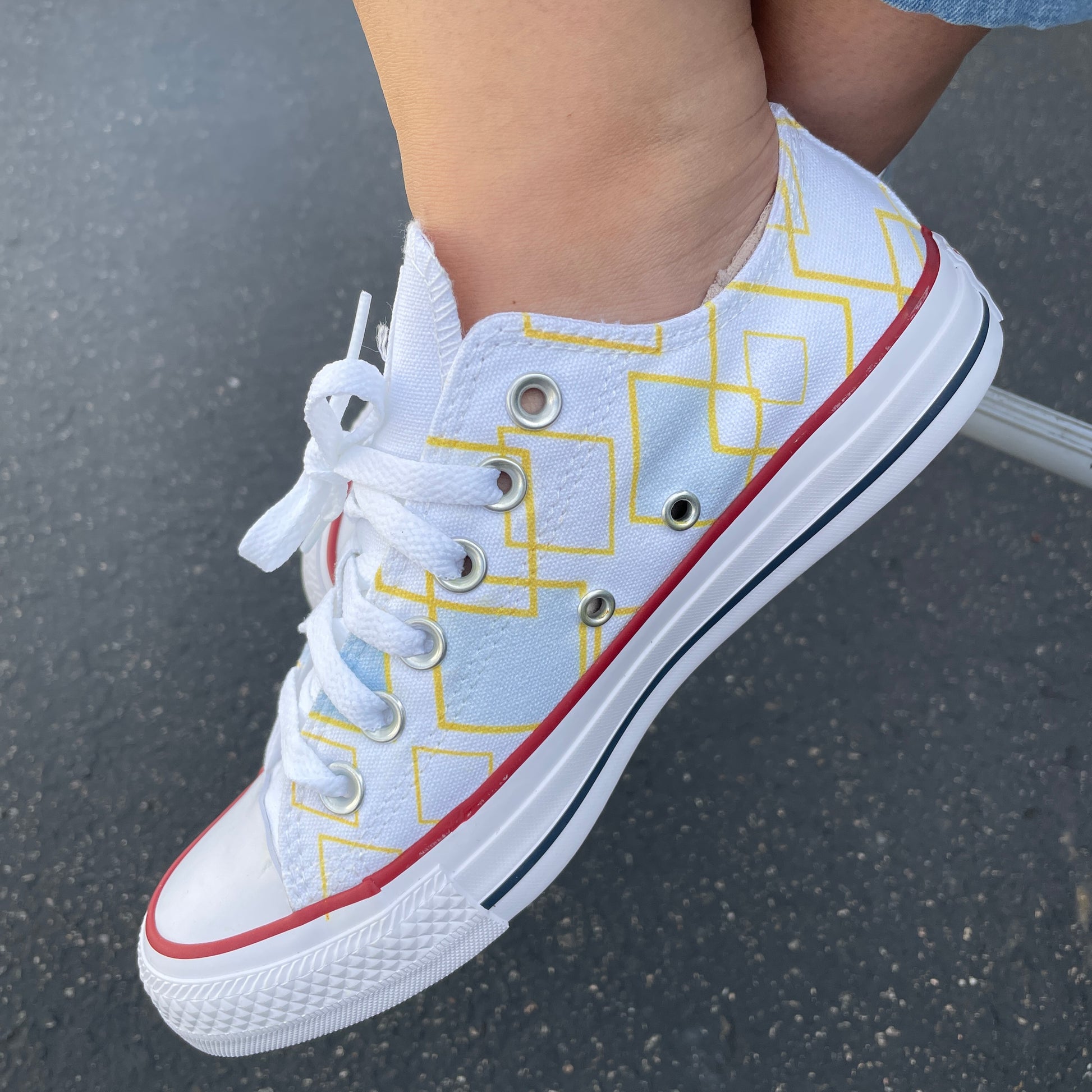Dancing Diamond Pattern - Custom Low Top Converse