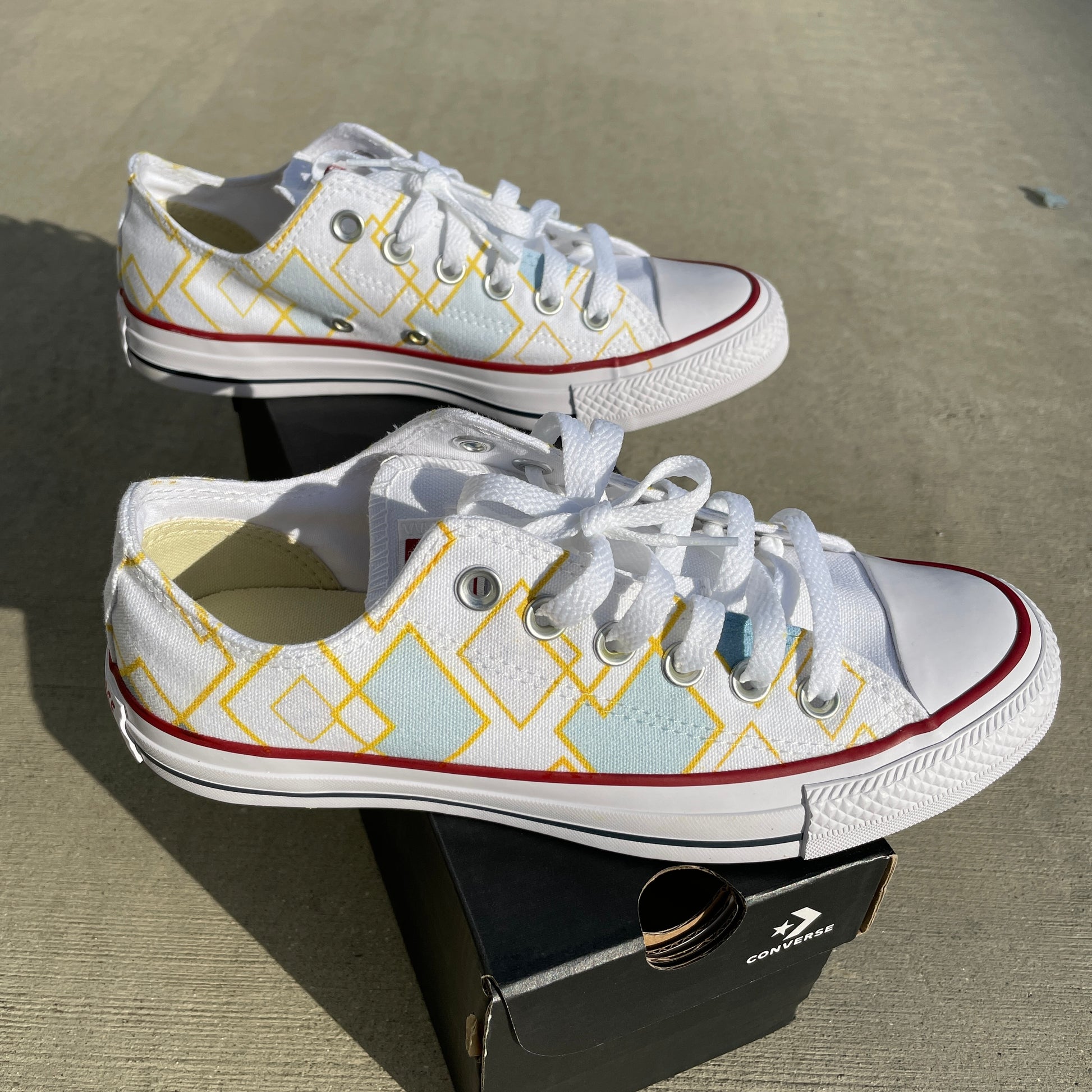 Dancing Diamond Pattern - Custom Low Top Converse
