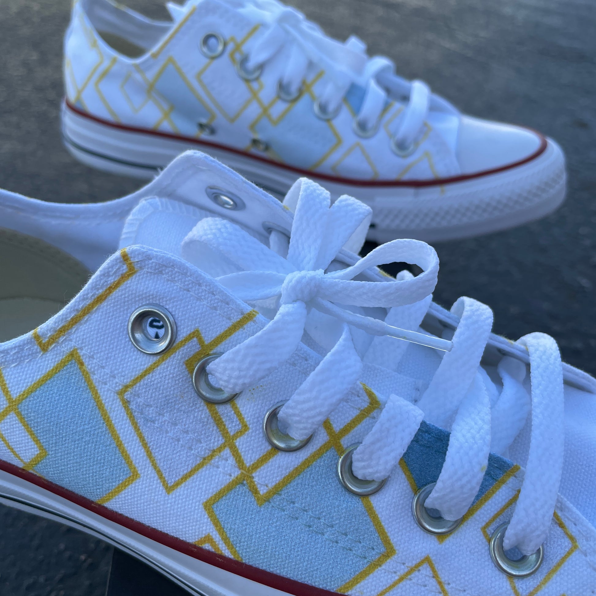 Dancing Diamond Pattern - Custom Low Top Converse