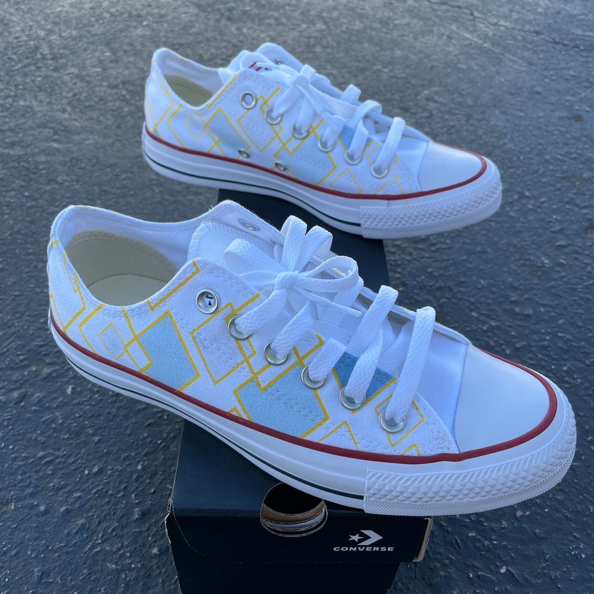 Dancing Diamond Pattern - Custom Low Top Converse