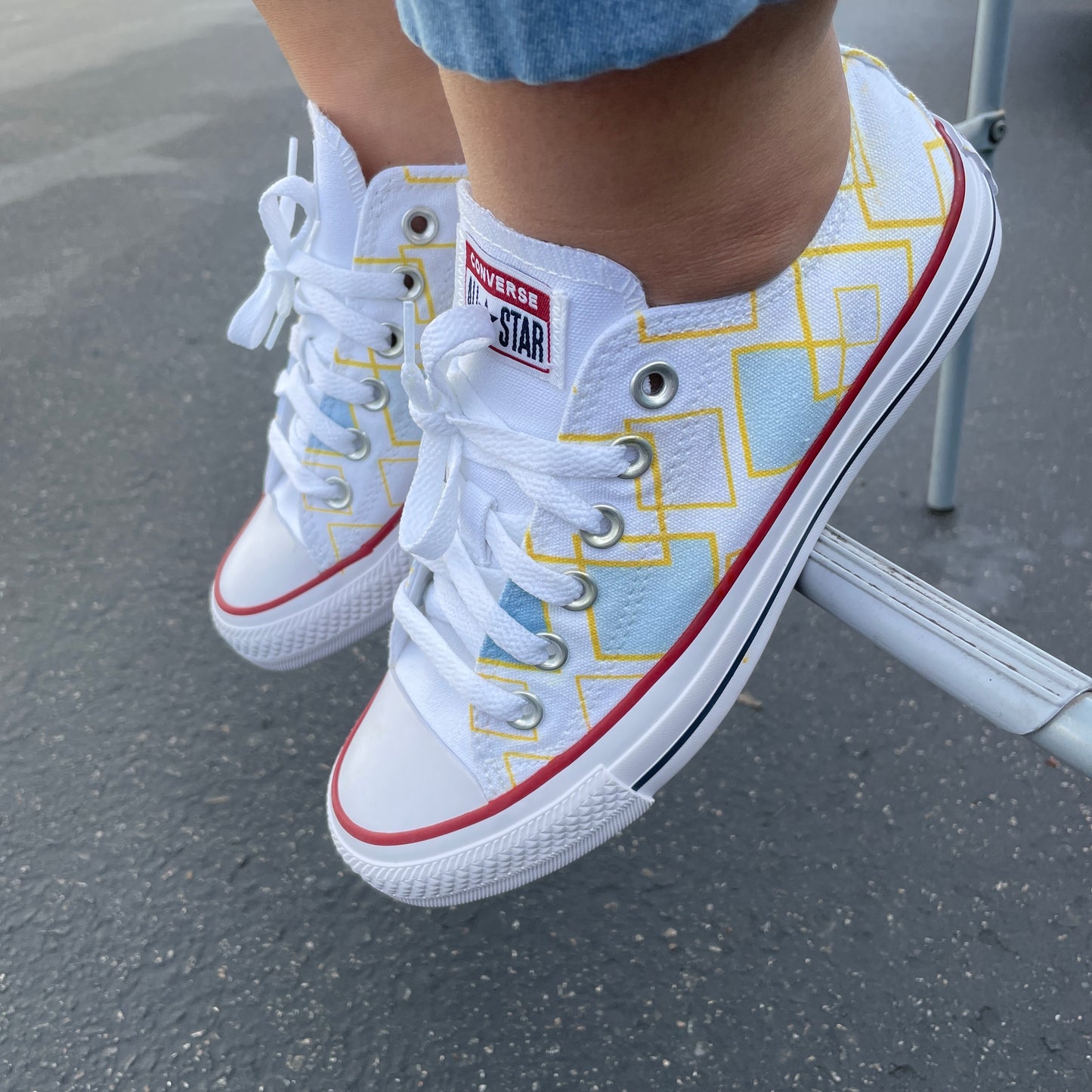 Dancing Diamond Pattern - Custom Low Top Converse