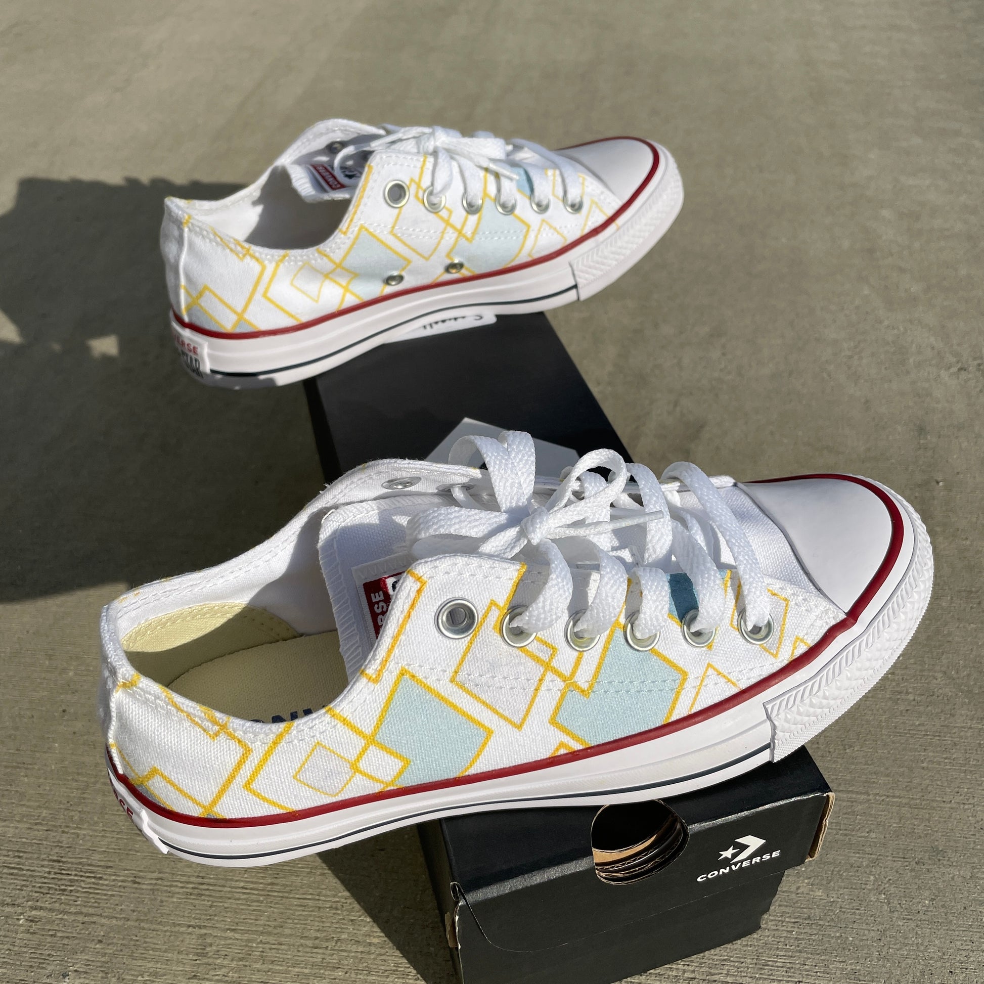 Dancing Diamond Pattern - Custom Low Top Converse