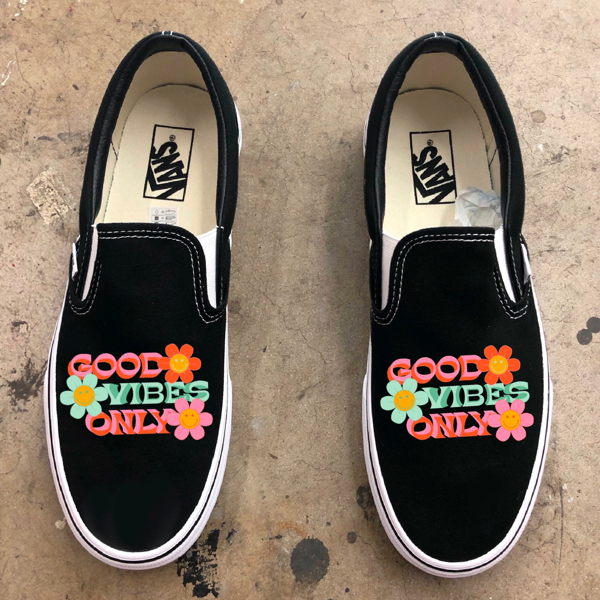 ???• ? VANS x Stay Golden Vibes ?• ??? Carpet Company x Vans Revamp the Old Skool 36 | Hypebeast main image 4