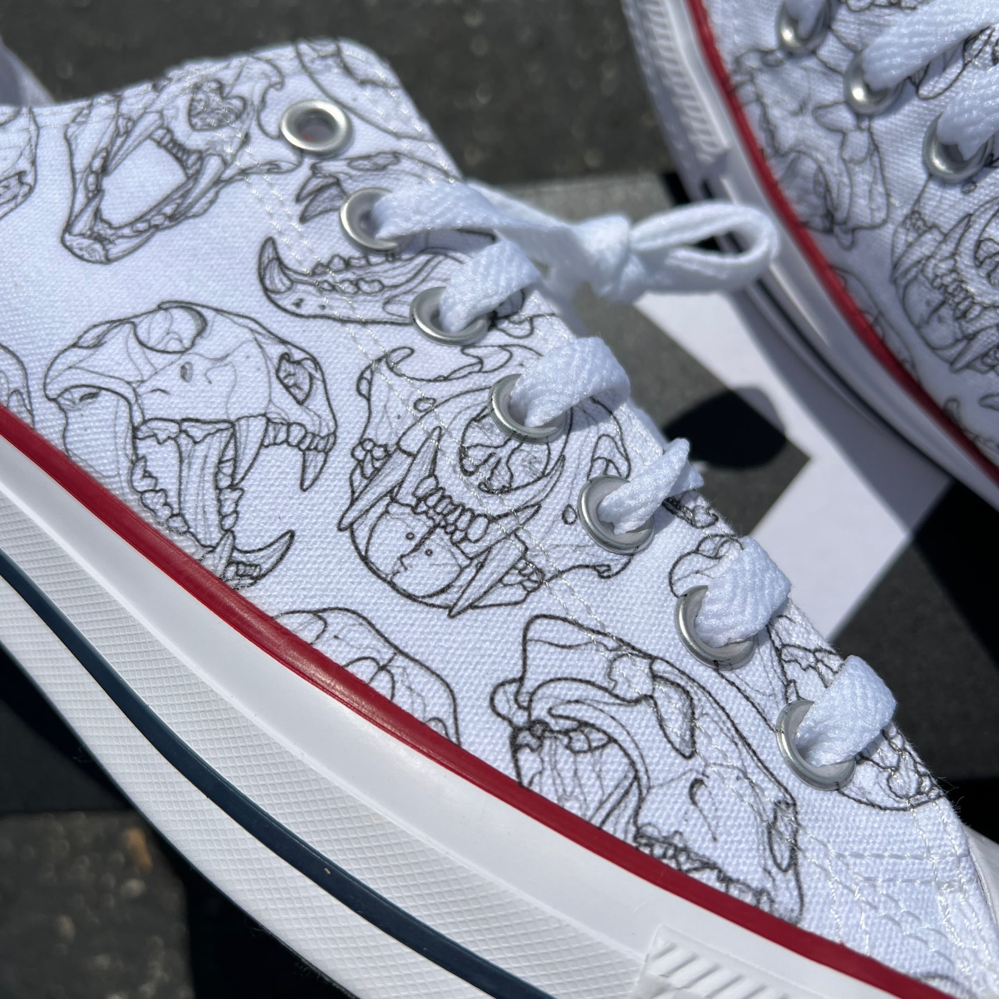 Low-top Sneakers Skull