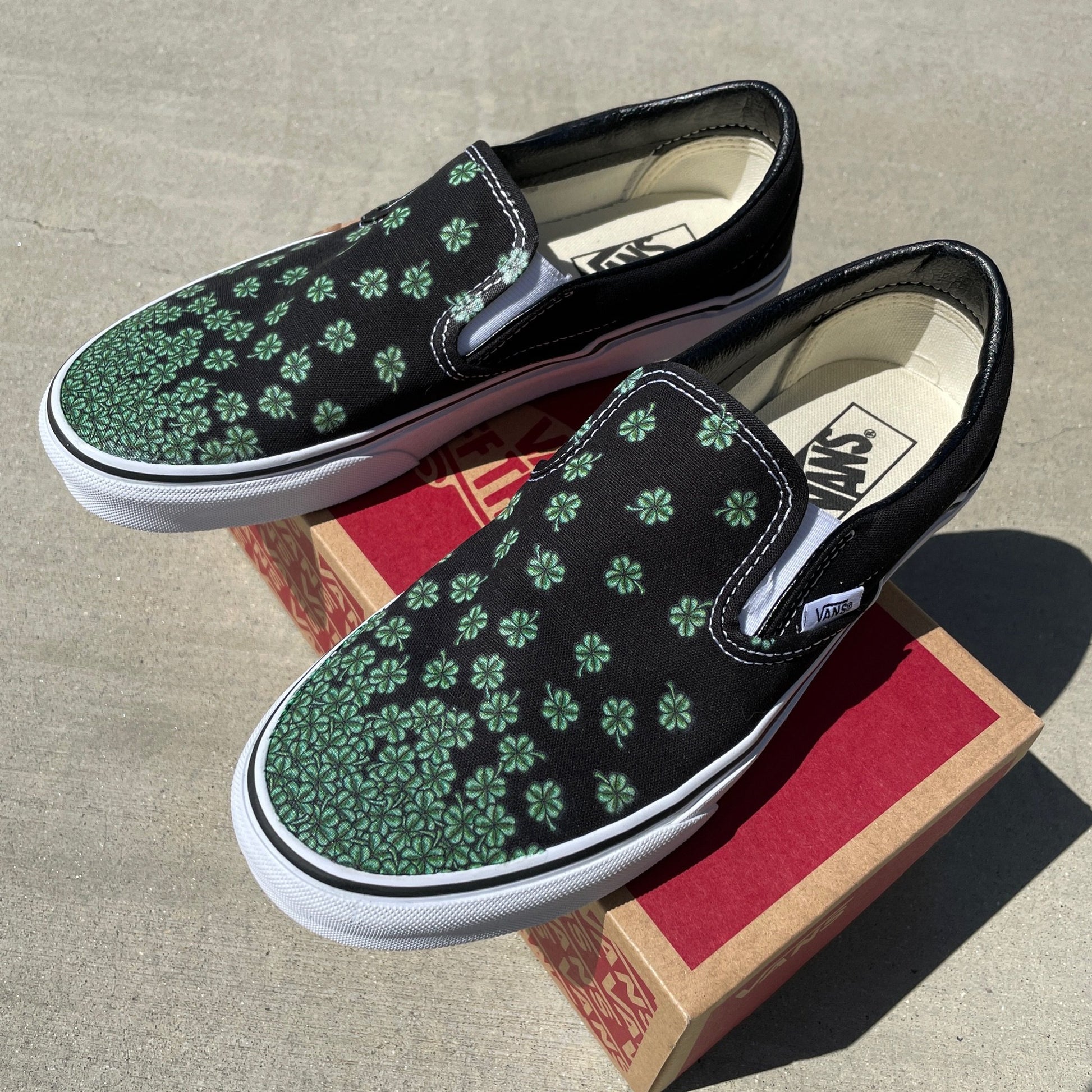 Clover - Black Slip On Vans