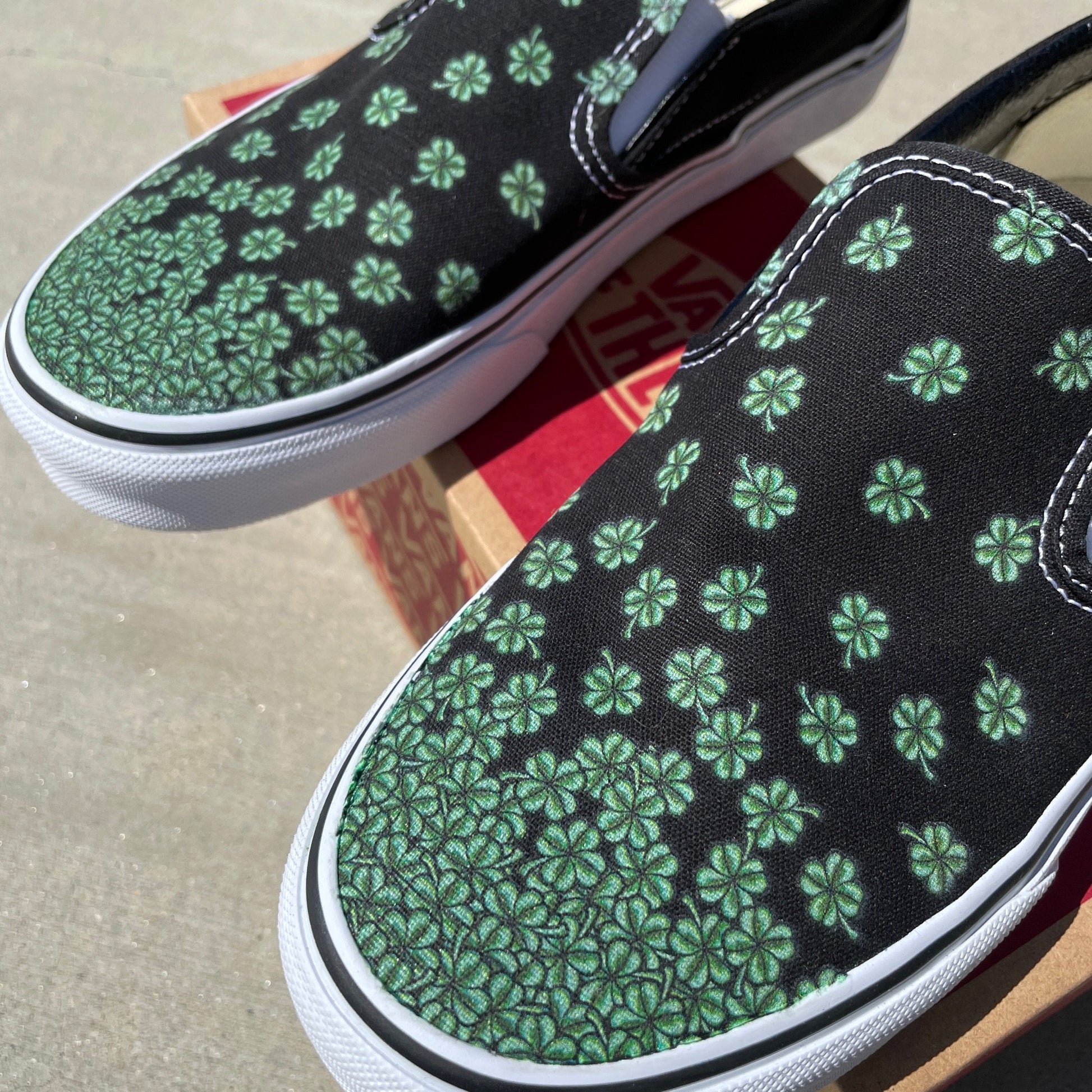 Clover - Black Slip On Vans