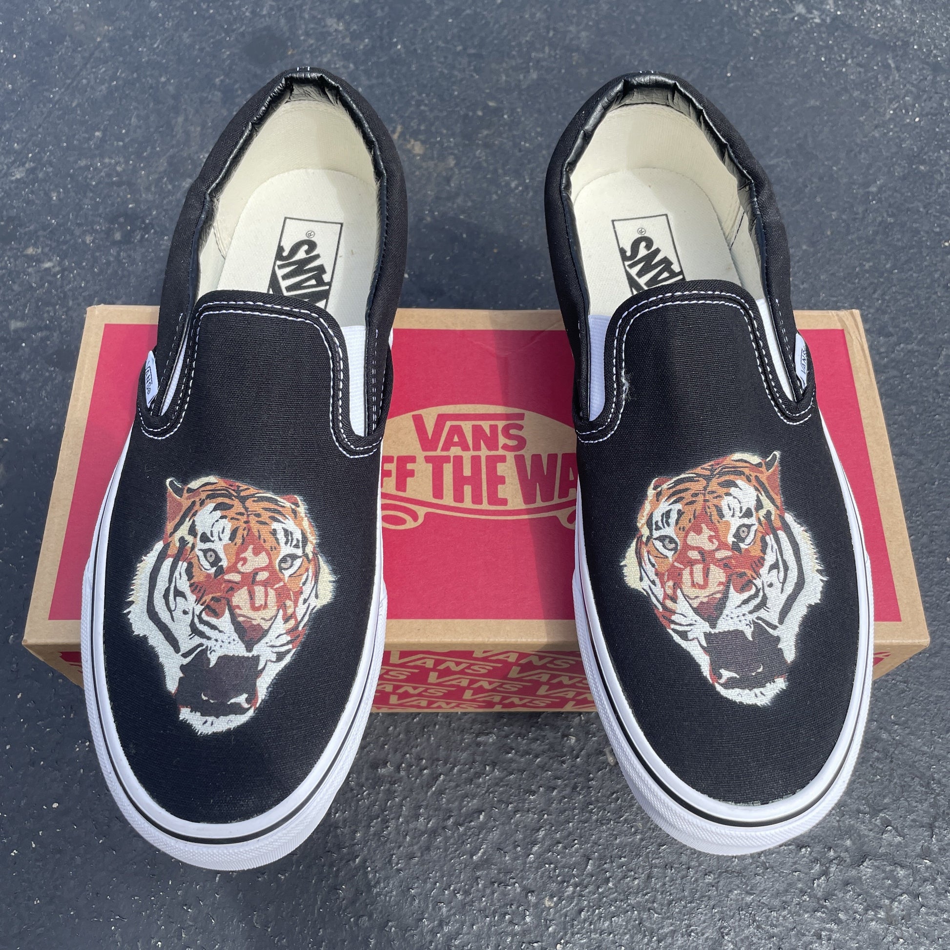 Tiger Head - Custom Slip On Vans