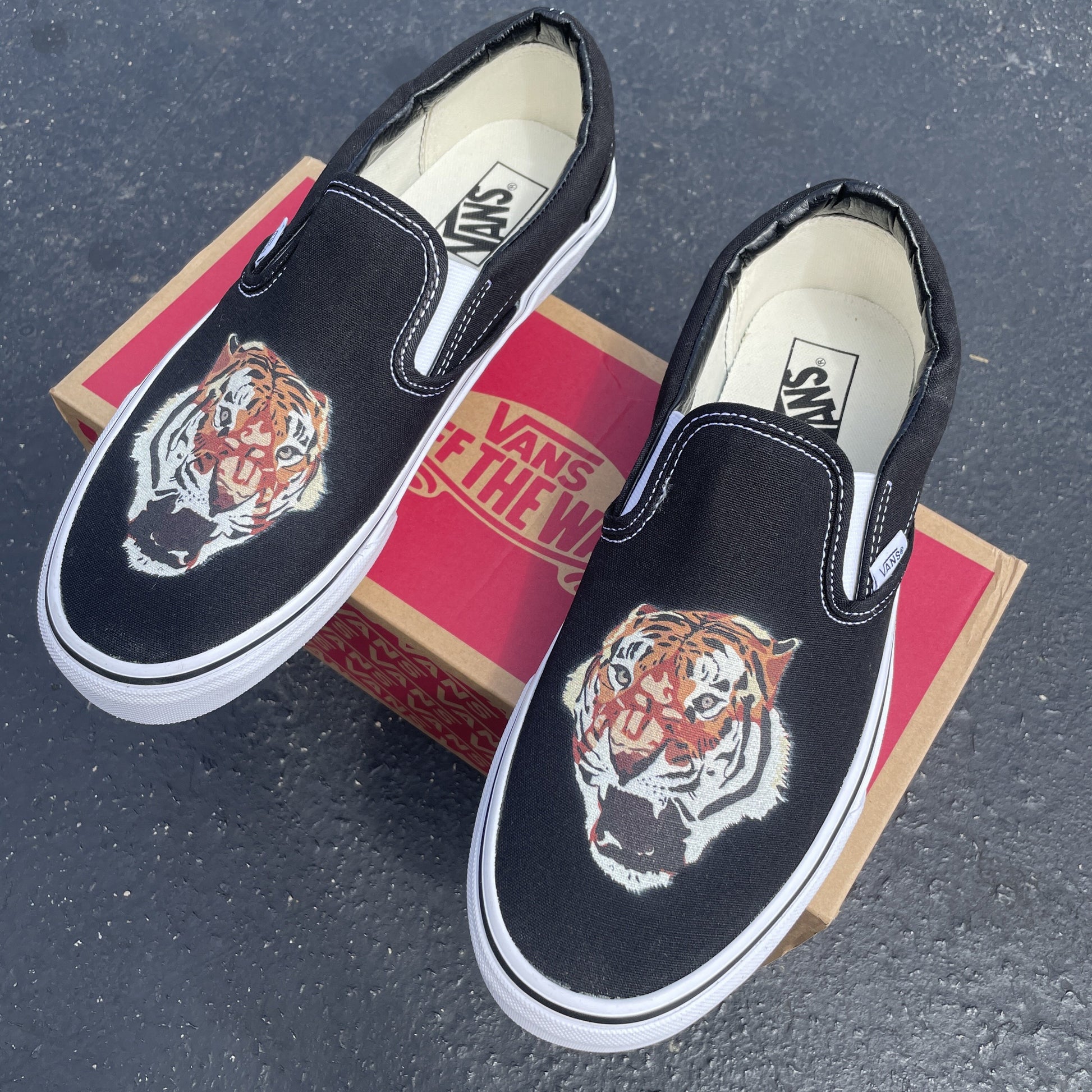 Tiger Head - Custom Slip On Vans