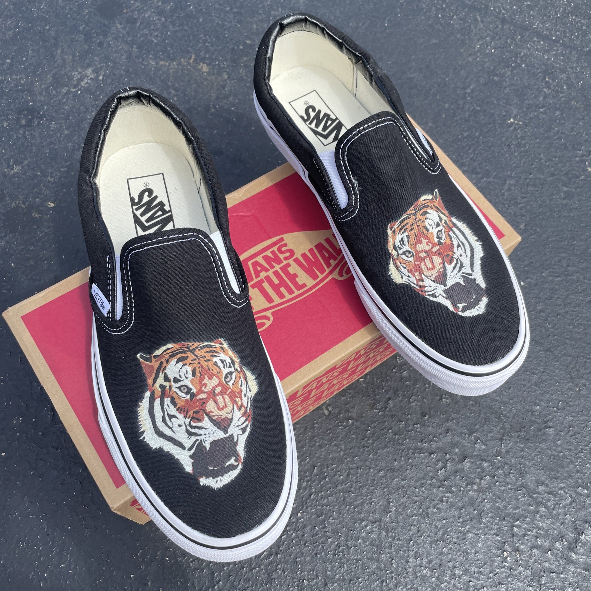 Tiger Head - Custom Slip On Vans