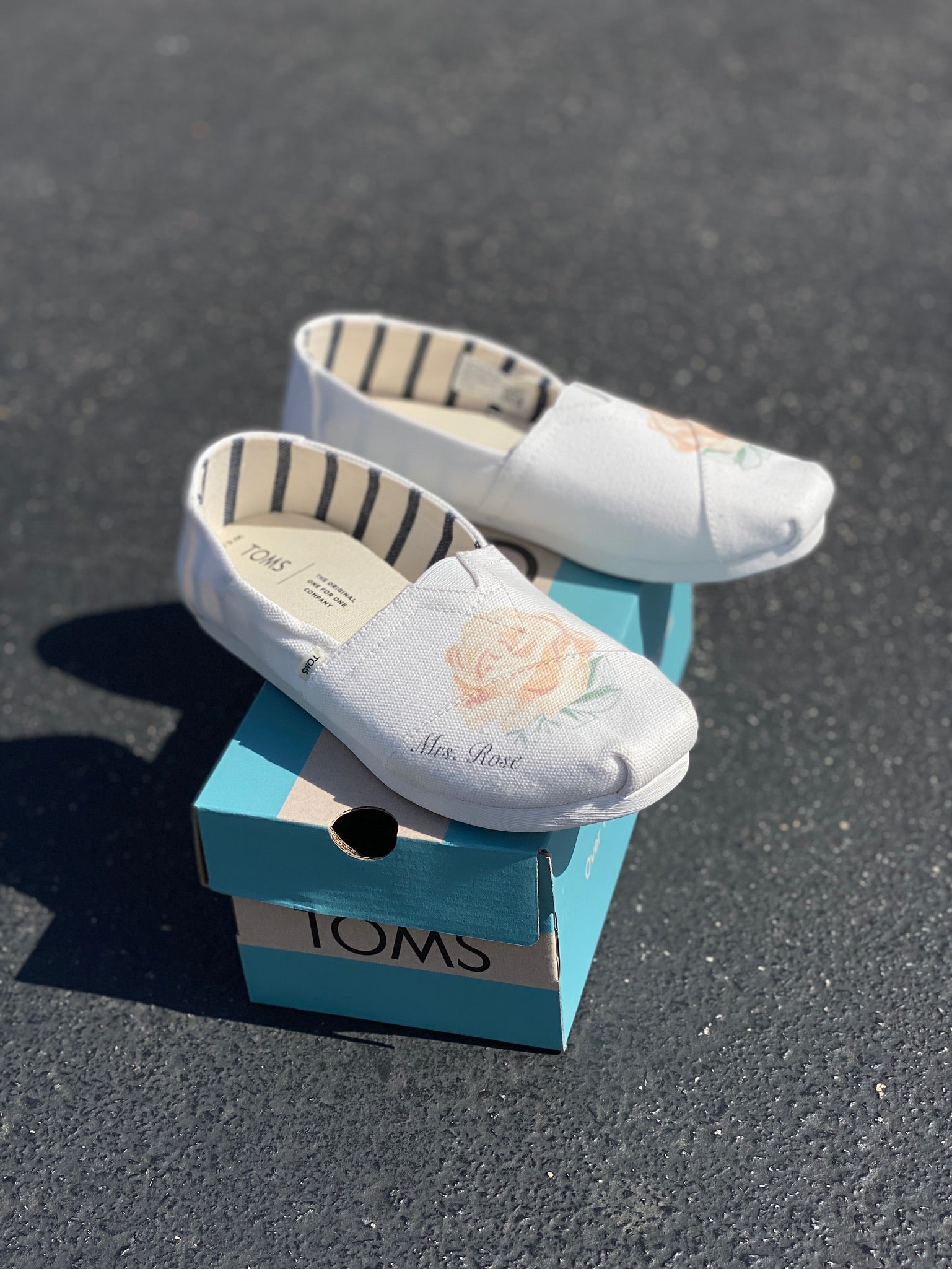 Rose Cream TOMS